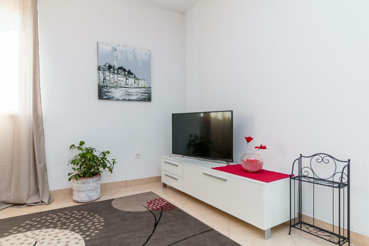 Apartment Jurasin Kastela Bagian luar foto