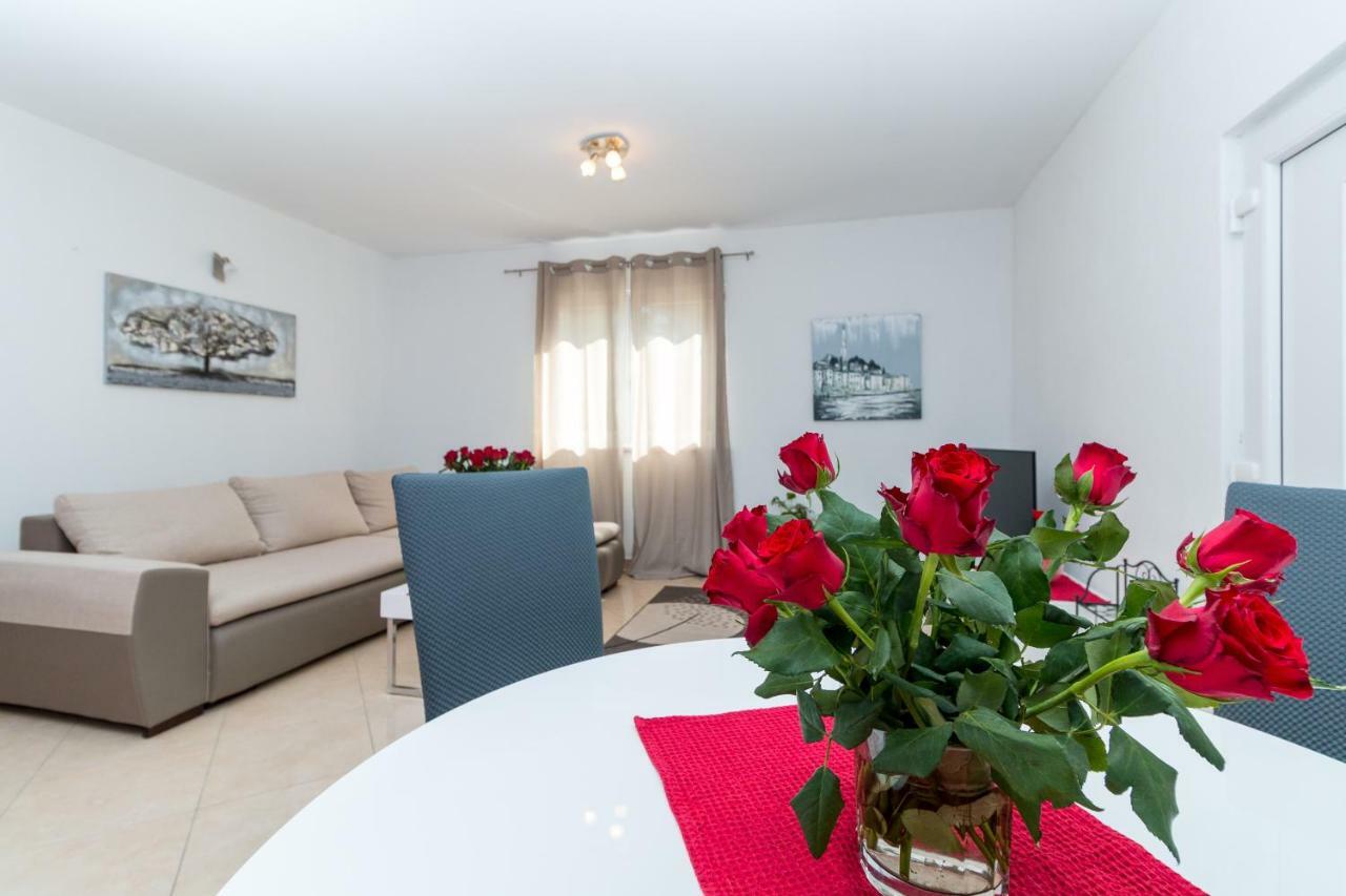 Apartment Jurasin Kastela Bagian luar foto