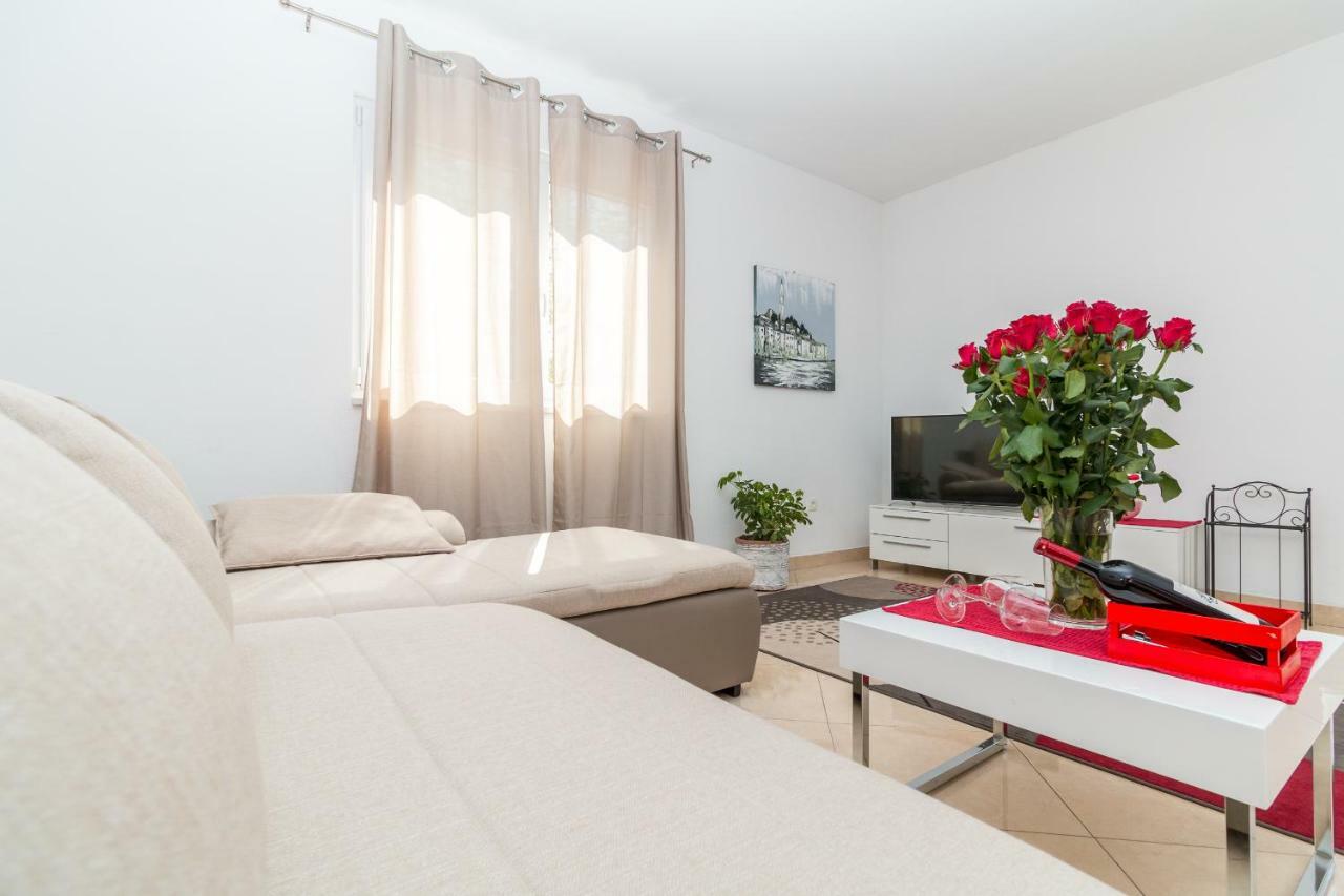 Apartment Jurasin Kastela Bagian luar foto